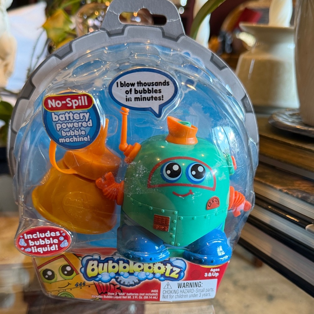 Bubble Botz battery Machine take along no spill bubbles Robot Rare Unique New